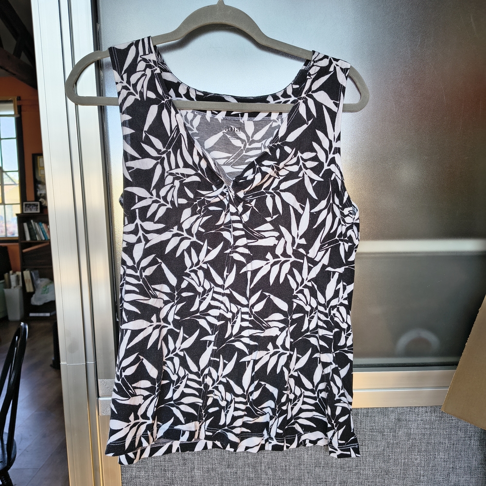 a.n.a. Black and White Leaf Print Women's Top
